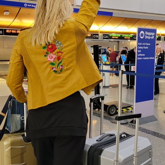 Vegan leather womanjacket - Picture 8 of 9